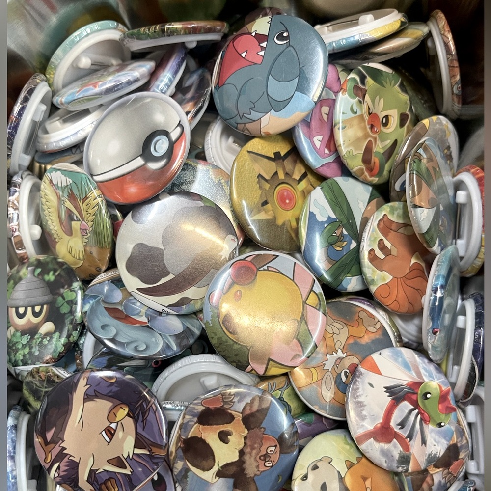 Wholesale Lot - Pokemon Pins - QTY 50! - Picture 1 of 1